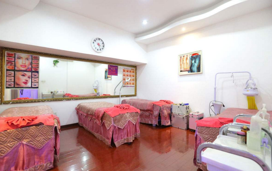 在武漢美博會上如何快速加盟“心儀”的美容院品牌